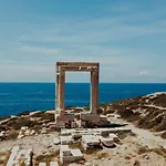 Naxos Earth מיקרי ויגלה