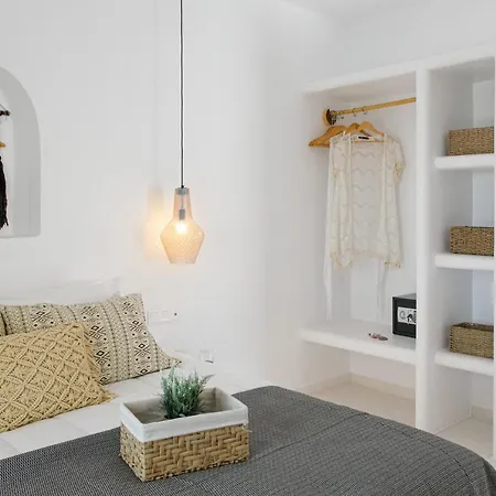 Naxos Earth Hotel *