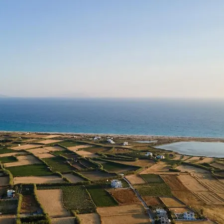 מלון Naxos Earth מיקרי ויגלה