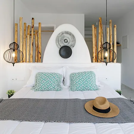 Naxos Earth Hotel *
